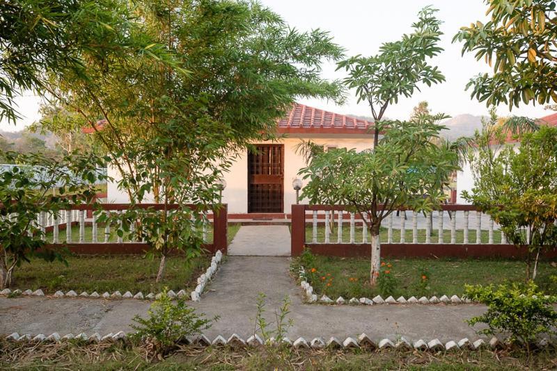 วี รีสอร์ต อัปวาน กลครห์ Hotel Kalagarh ภายนอก รูปภาพ