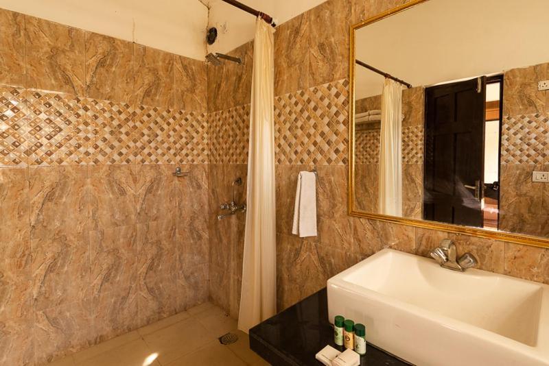 วี รีสอร์ต อัปวาน กลครห์ Hotel Kalagarh ภายนอก รูปภาพ